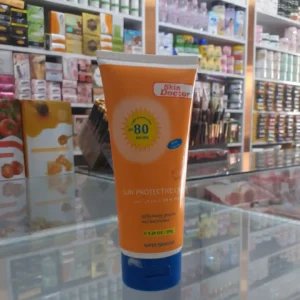 کرم ضد آفتاب دکتر اسکین SPF 80 | محافظت کامل و سبک با فرمولاسیون پیشرفته برای انواع پوست